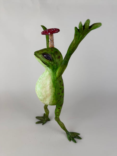 ESMERELDA the FROG TOTUM FAUNA